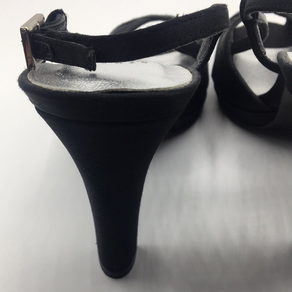 Stuart Weitzman black heels with crystal buckle size 6 medium - Picture 8 of 12